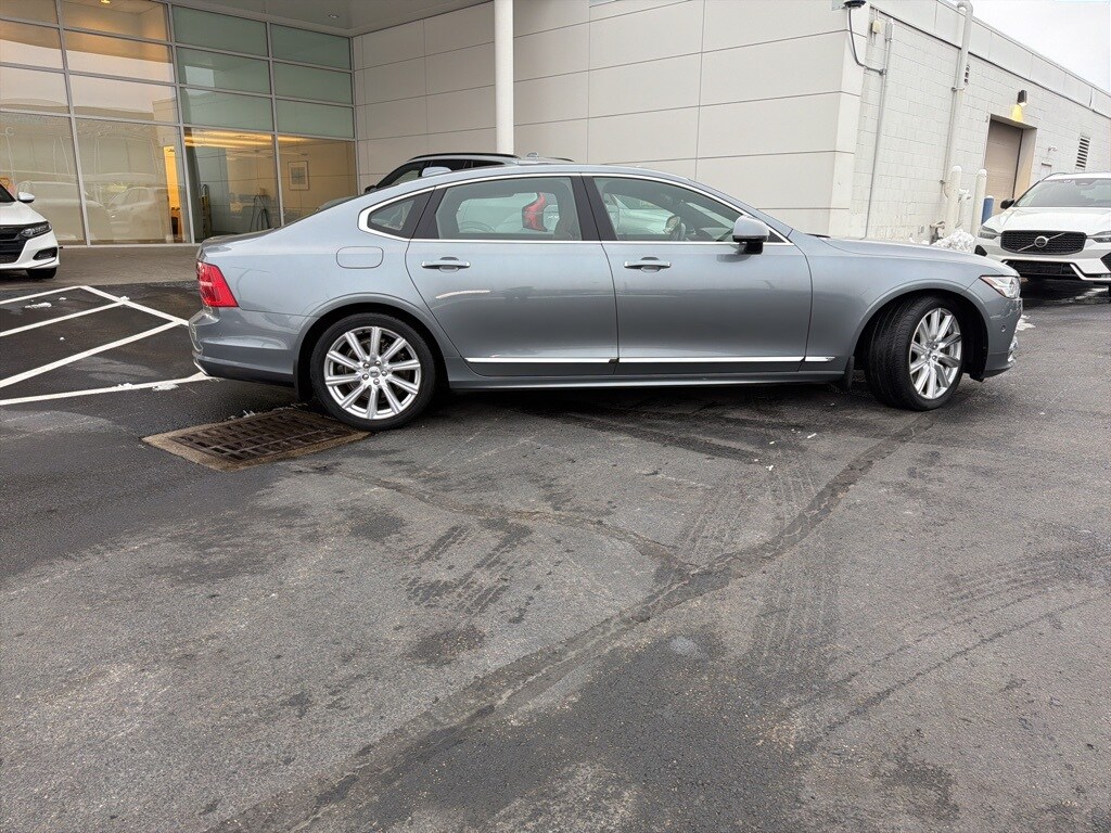 2020 Volvo S90 T6 Inscription photo 2