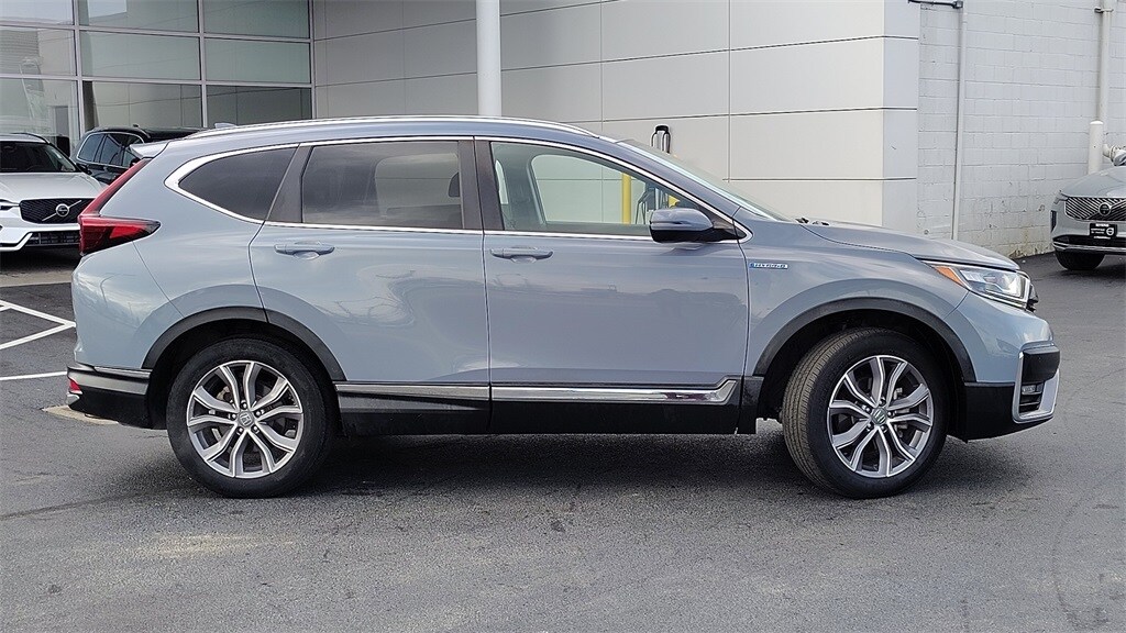 2022 Honda CR-V Hybrid Touring photo 2