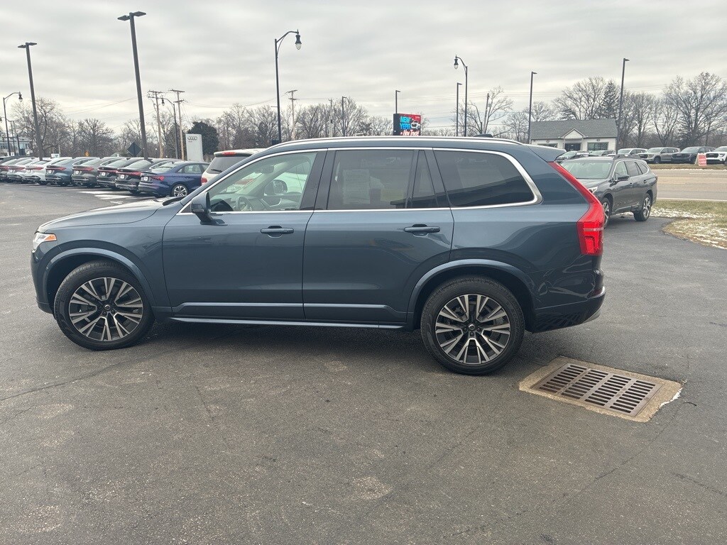 Used 2022 Volvo XC90 T5 Momentum SUV