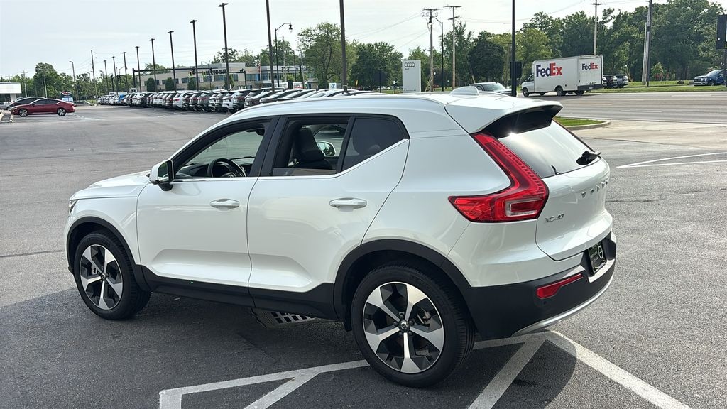 Certified 2025 Volvo XC40 B5 Plus Bright Theme SUV