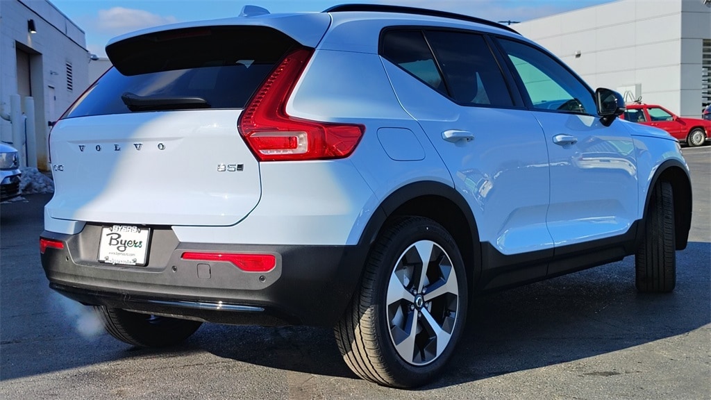 New 2026 Volvo XC40 B5 Plus SUV