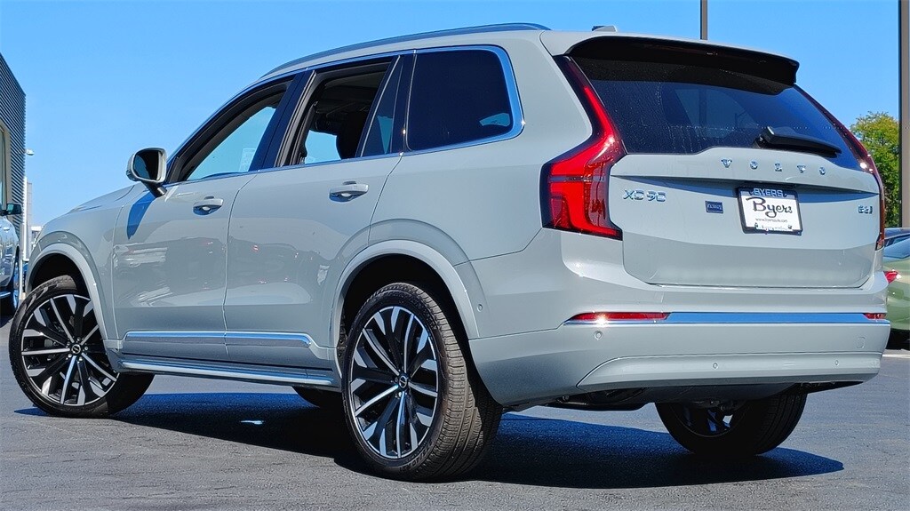 2026 Volvo XC90 Plus photo 4