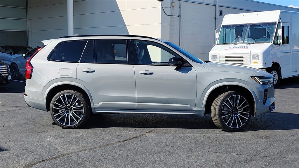 New 2026 Volvo XC90 B6 Ultra Dark Theme 7-Seater SUV