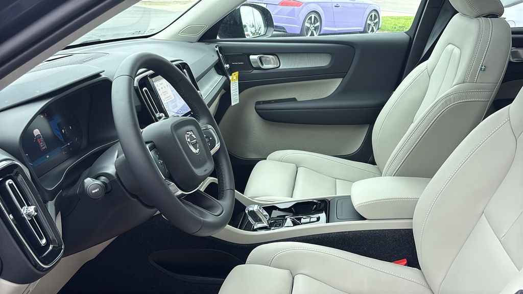 2026 Volvo XC40 Ultra - Photo 25