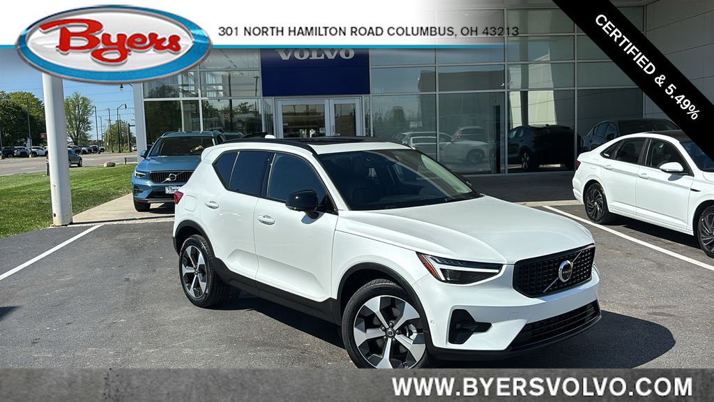 2026 Volvo XC40 B5 Plus Dark AWD's photo