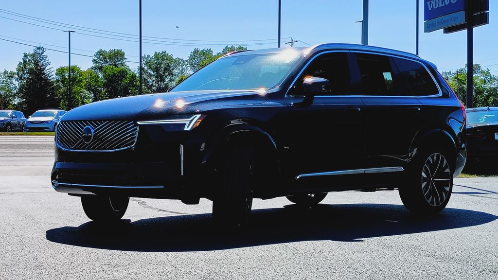 2026 Volvo XC90 Plus - Photo 6