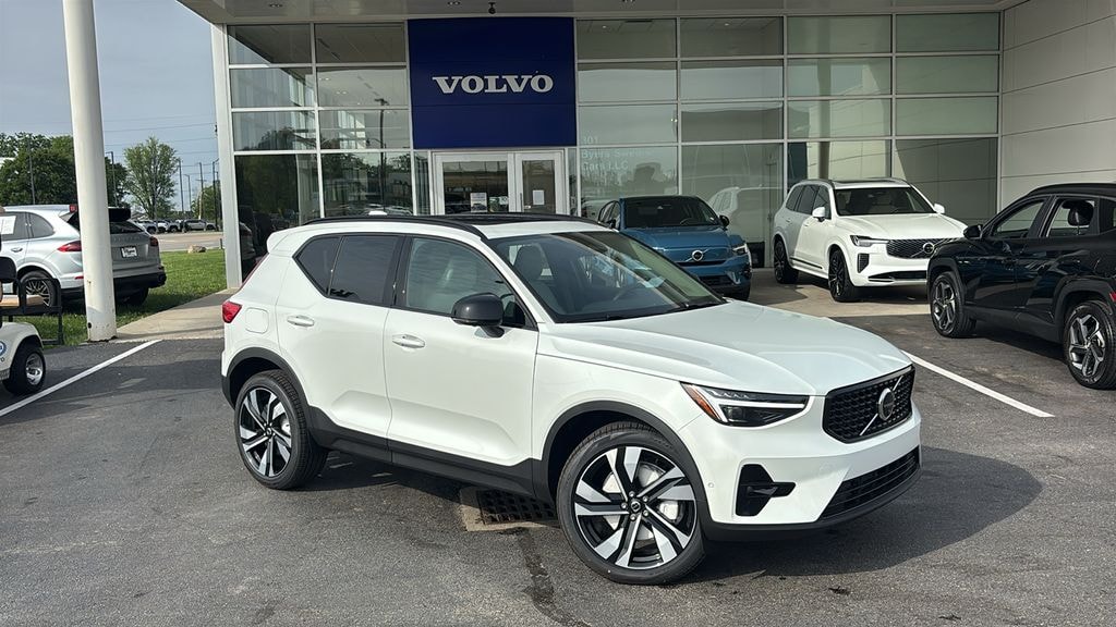 New 2026 Volvo XC40 B5 Plus SUV