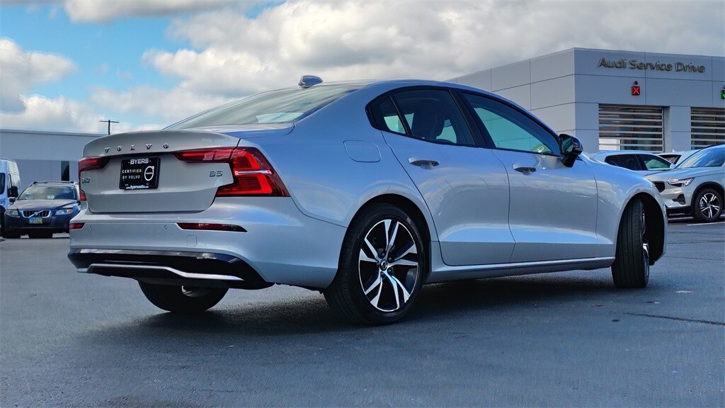 2025 Volvo S60 B5 Core photo 3