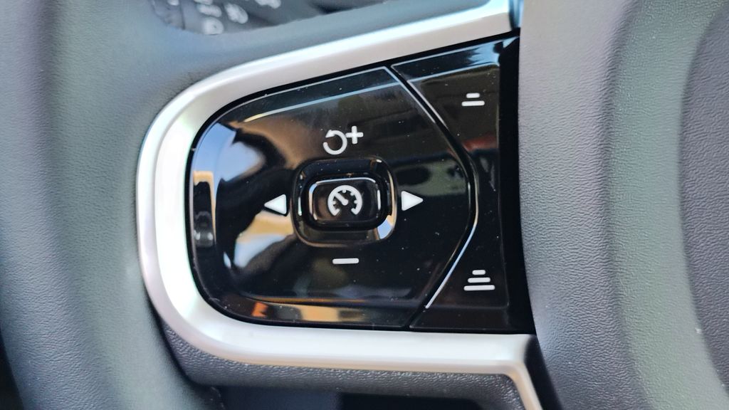 2026 Volvo XC60 Plus - Photo 16