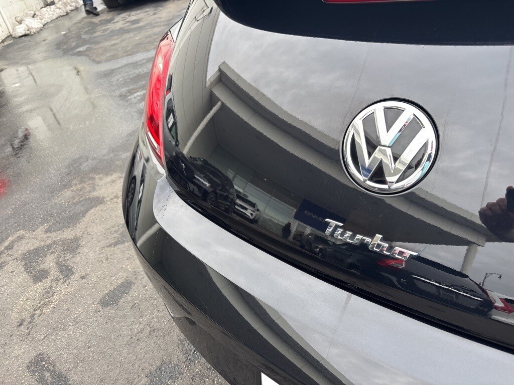 Used 2017 Volkswagen Beetle 1.8T SE Hatchback