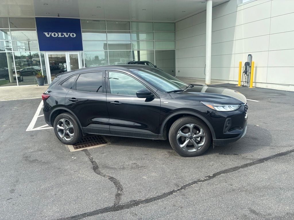 Used 2025 Ford Escape ST-Line Select SUV