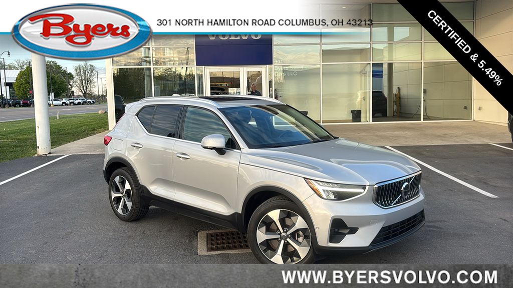 2025 Volvo XC40