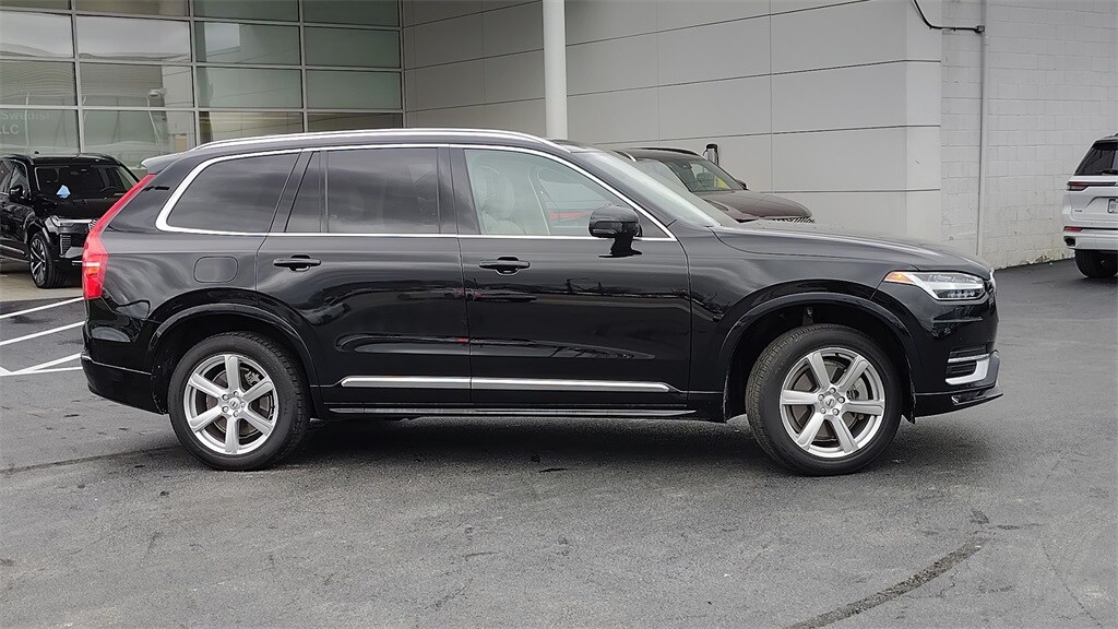 2024 Volvo XC90 B5 Core photo 2