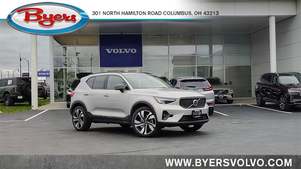 Certified 2025 Volvo XC40 B5 Plus Dark Theme SUV
