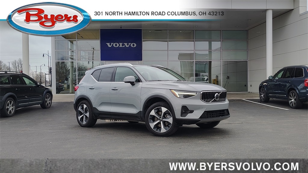 2025 Volvo XC40
