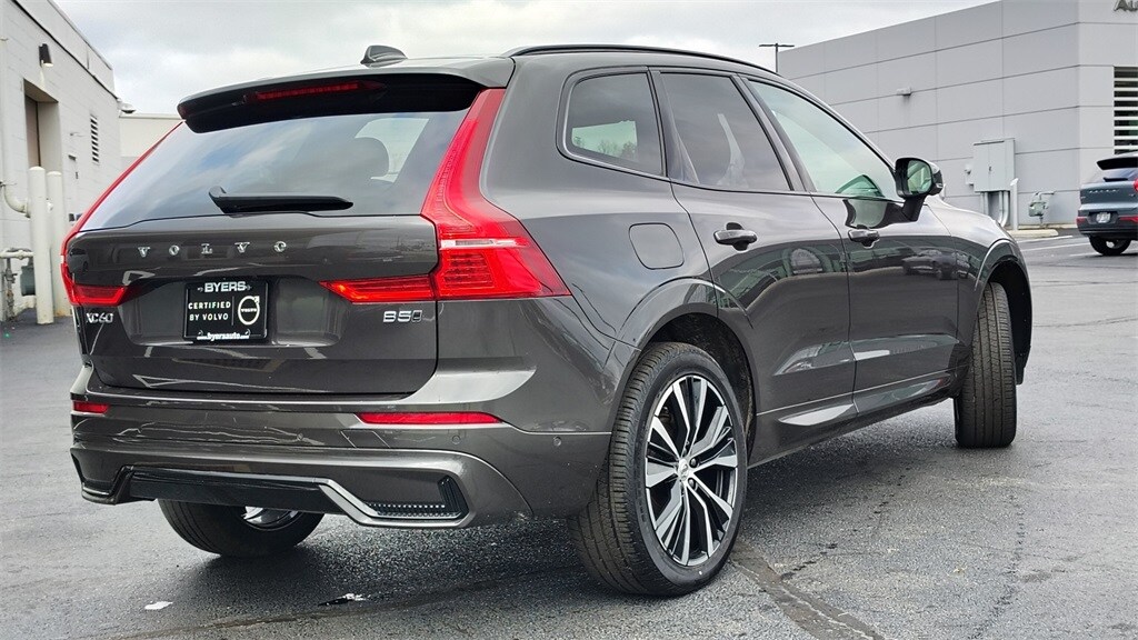 2025 Volvo XC60 B5 Plus photo 3
