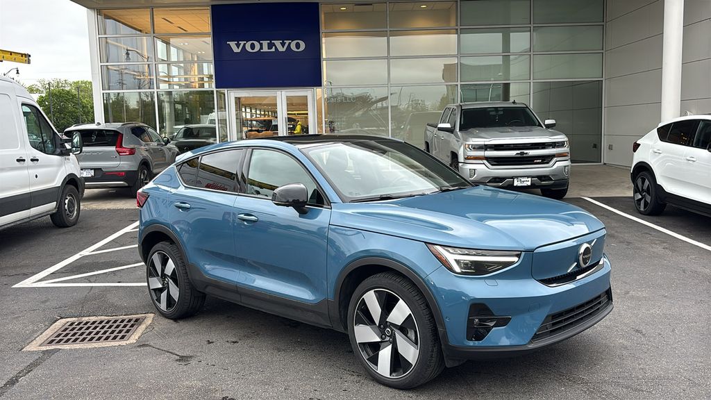 Used 2023 Volvo C40 Ultimate with VIN YV4ED3GM1P2039681 for sale in Columbus, OH