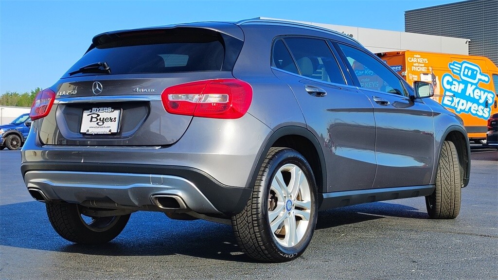 2017 Mercedes Benz GLA 250 4MATIC photo 3