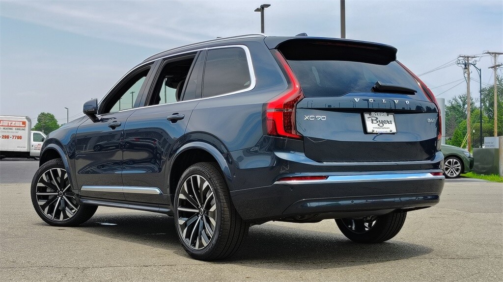 2026 Volvo XC90 Plus photo 3