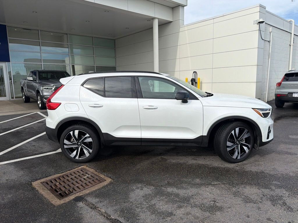 Used 2024 Volvo XC40 B5 Plus Dark Theme SUV