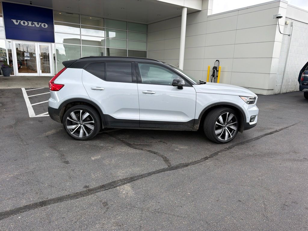 Used 2022 Volvo XC40 Plus with VIN YV4ED3UR9N2772560 for sale in Columbus, OH