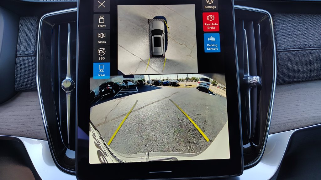 2026 Volvo XC90 Plus - Photo 21