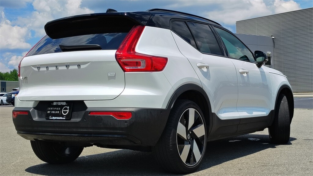 2023 Volvo XC40 Recharge Ultimate photo 3
