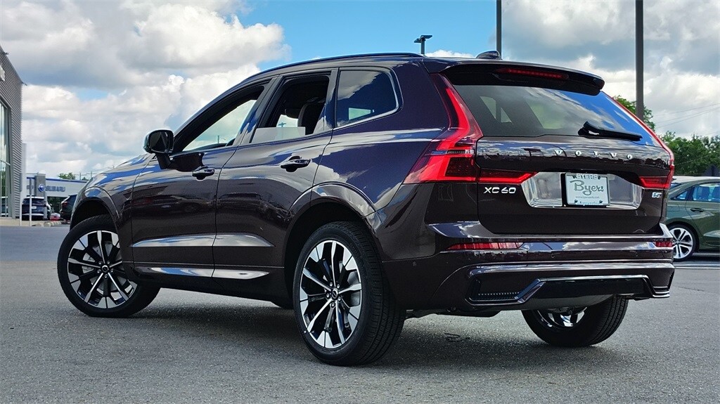 2026 Volvo XC60 B5 Plus photo 4