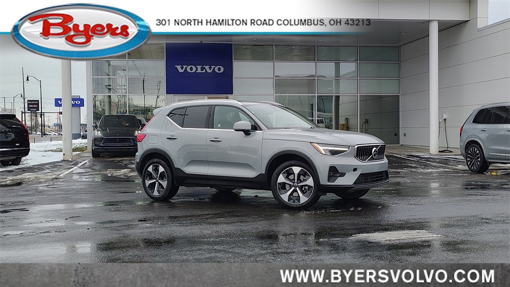 Certified 2025 Volvo XC40 B5 Plus Bright Theme SUV