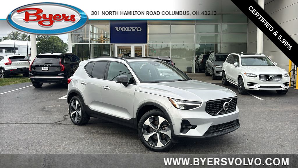 2025 Volvo XC40