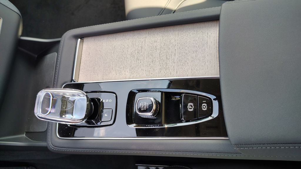 2026 Volvo XC90 Plus - Photo 27