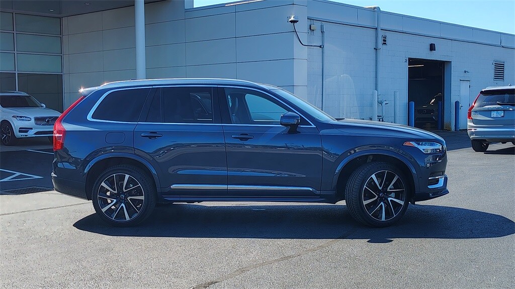 2023 Volvo XC90 Plus photo 2