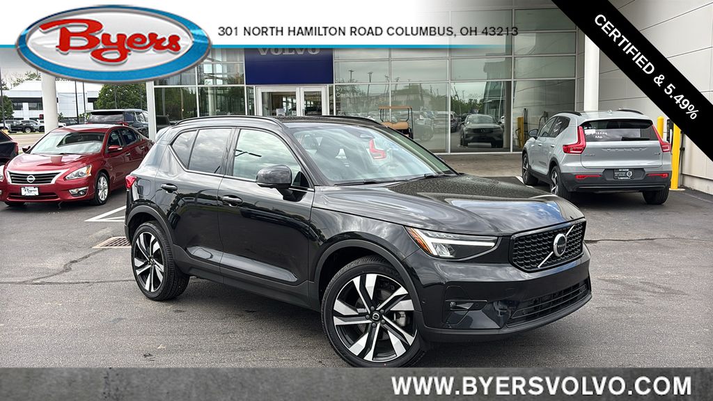 2023 Volvo XC40 B5 Plus Dark AWD's photo