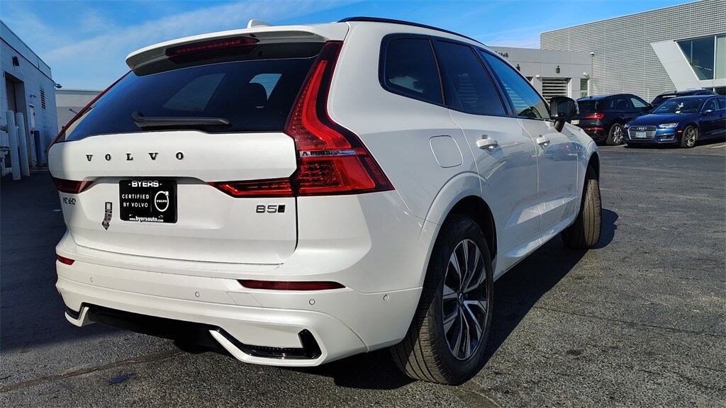2025 Volvo XC60 B5 Plus photo 3