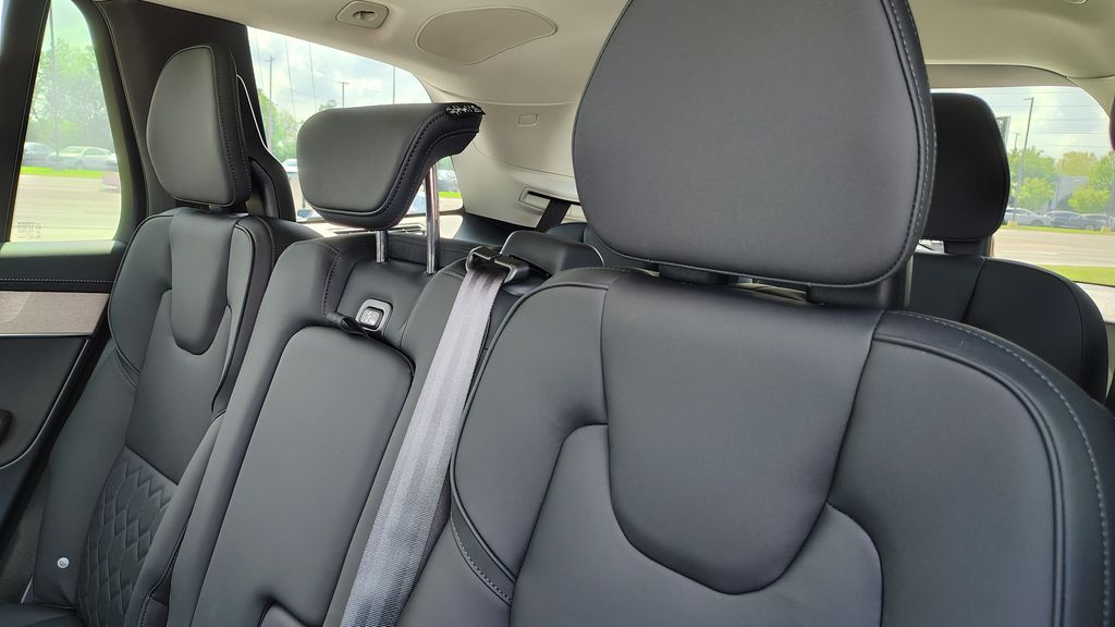 2026 Volvo XC90 Plus - Photo 33