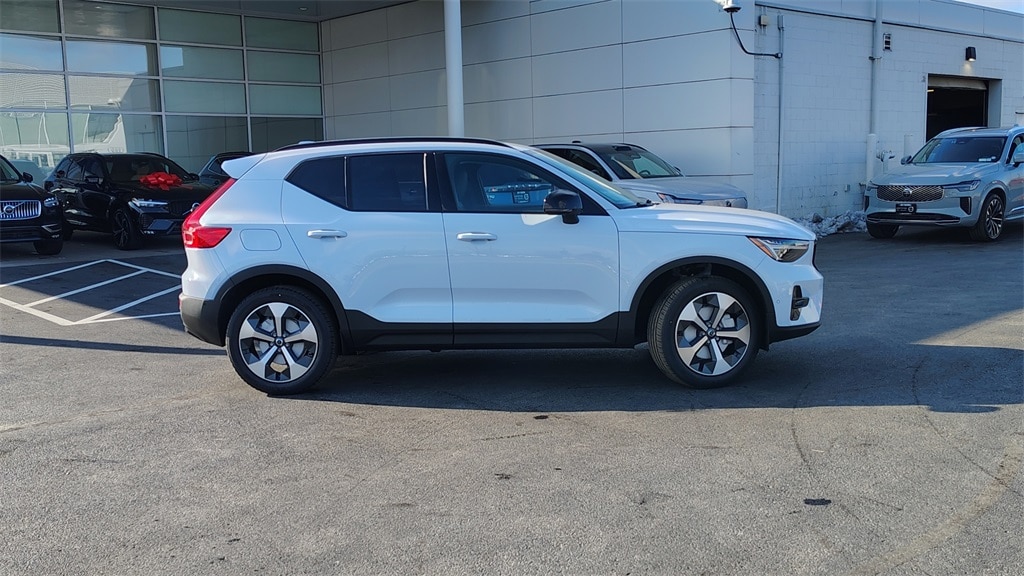 New 2026 Volvo XC40 B5 Plus SUV