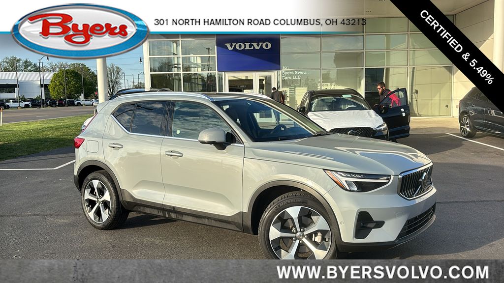 2025 Volvo XC40