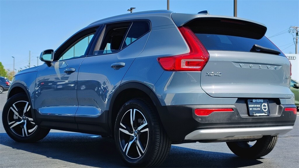 2023 Volvo XC40 Core photo 3