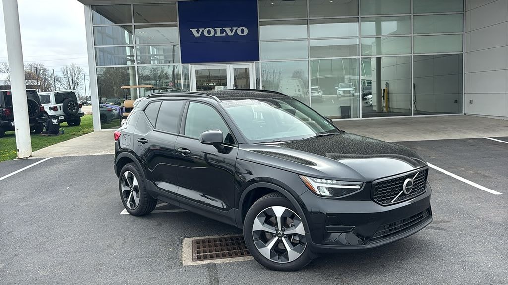 Certified 2024 Volvo XC40 B5 Core SUV