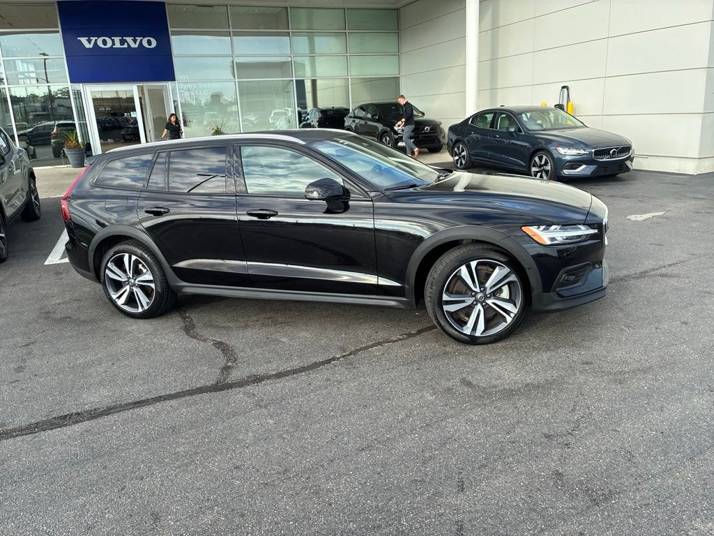 Certified 2025 Volvo V60 Cross Country B5 Plus Wagon