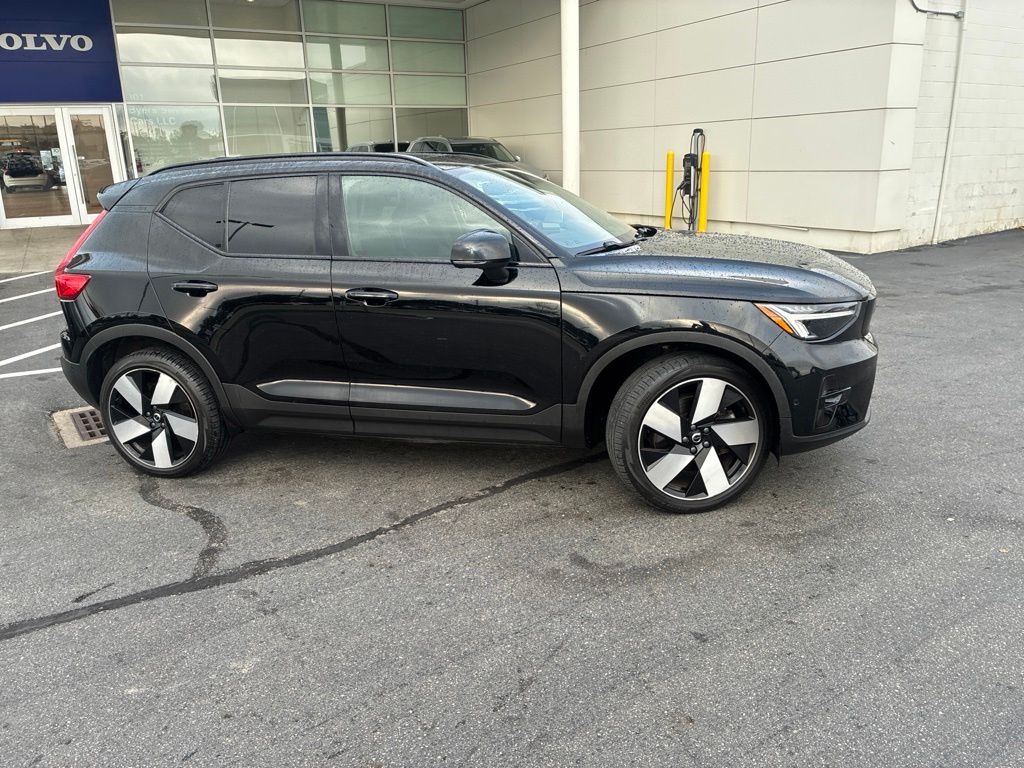 Used 2023 Volvo XC40 Plus with VIN YV4ED3UL8P2071703 for sale in Columbus, OH