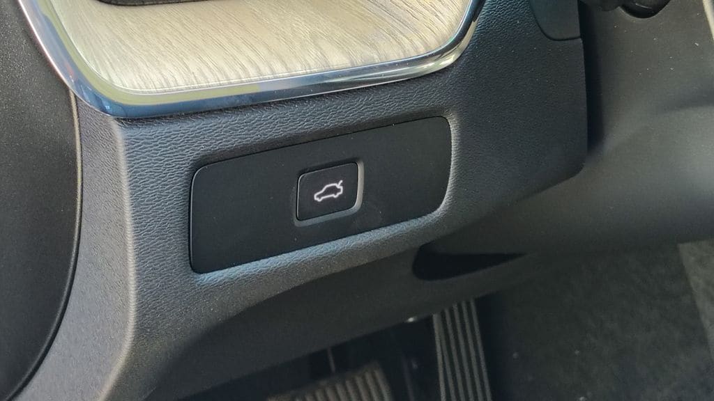 2026 Volvo XC60 Plus - Photo 11