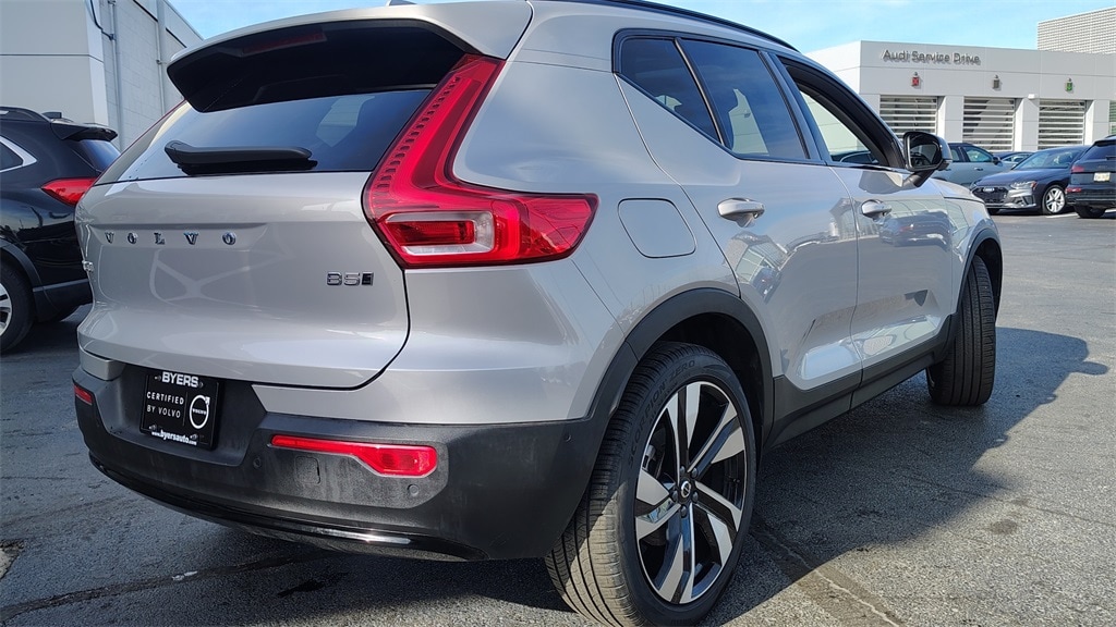 Certified 2025 Volvo XC40 B5 Plus Dark Theme SUV