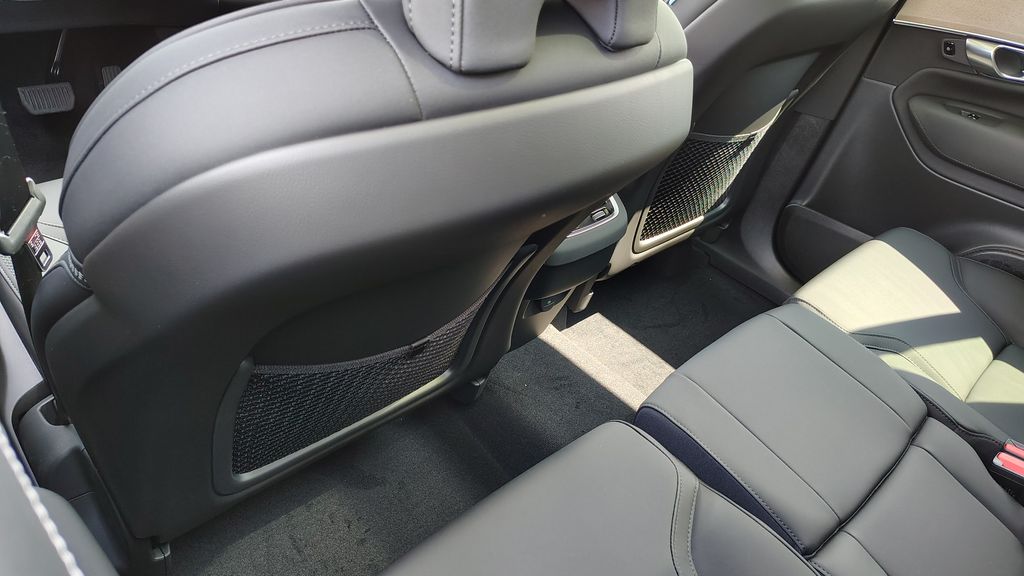 2026 Volvo XC90 Plus - Photo 35