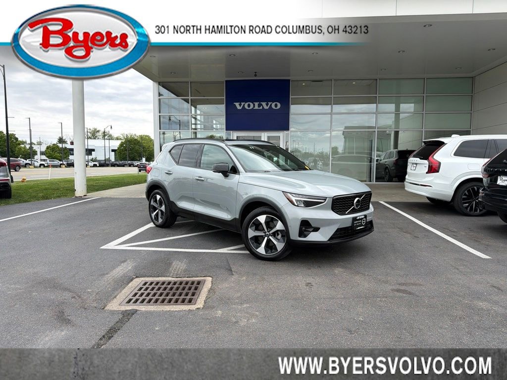 Certified 2025 Volvo XC40 B5 Plus Dark Theme SUV