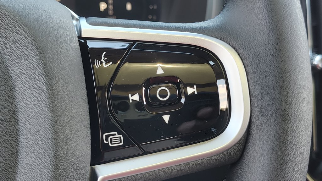 2026 Volvo XC90 Plus - Photo 15