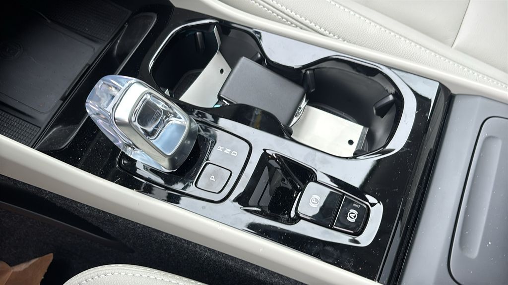 2026 Volvo XC40 Ultra - Photo 22