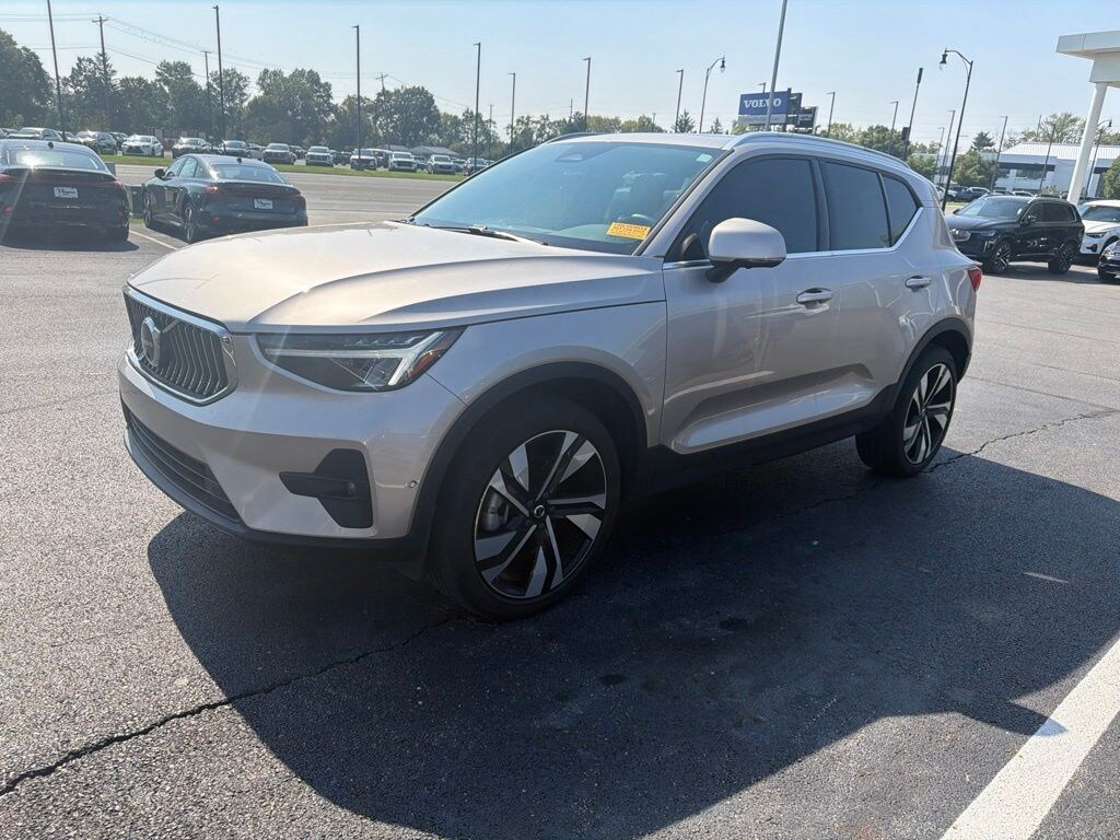 Used 2024 Volvo XC40 B5 Plus Bright Theme SUV
