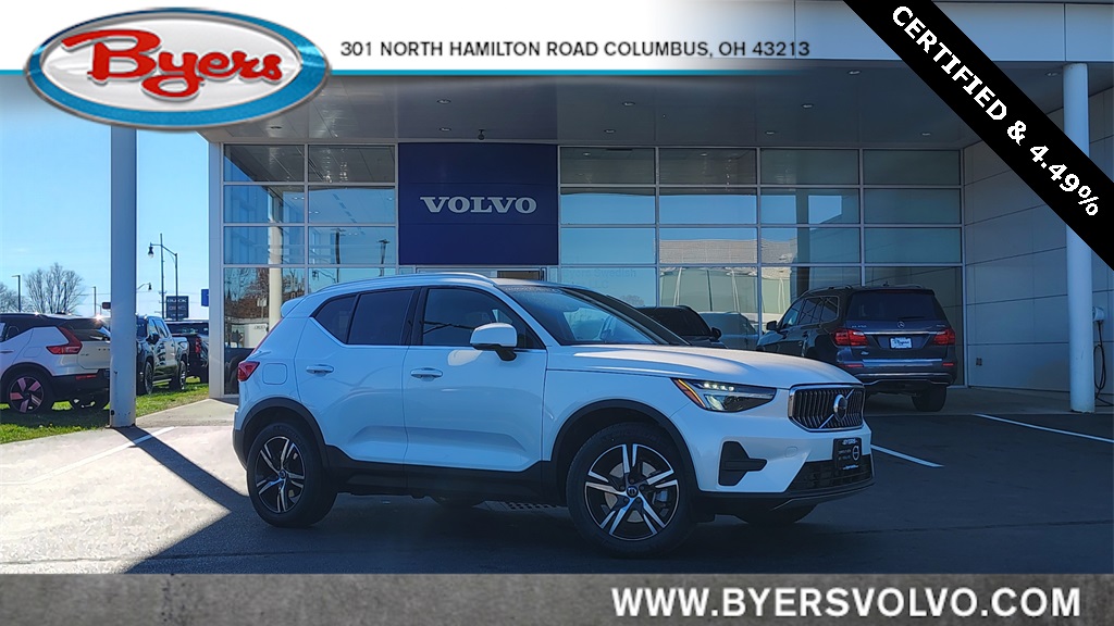 2025 Volvo XC40 Core