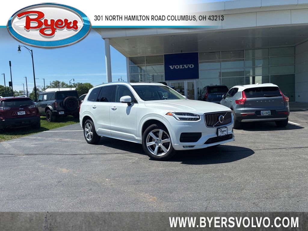 2021 Volvo XC90 T6 Momentum 6 Passenger AWD's photo